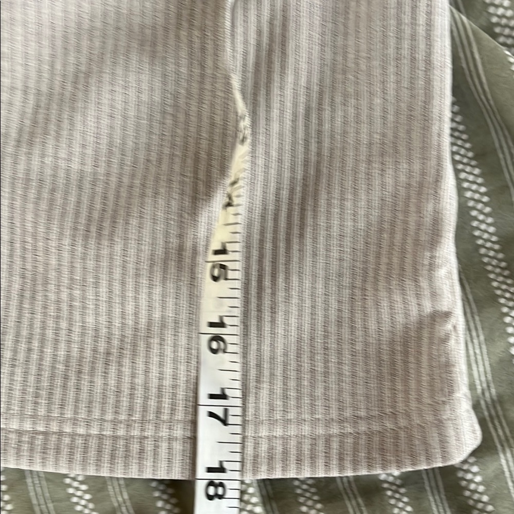 Stylish Ribbed Cropped Zip-Up Top - Picture 4 of 4